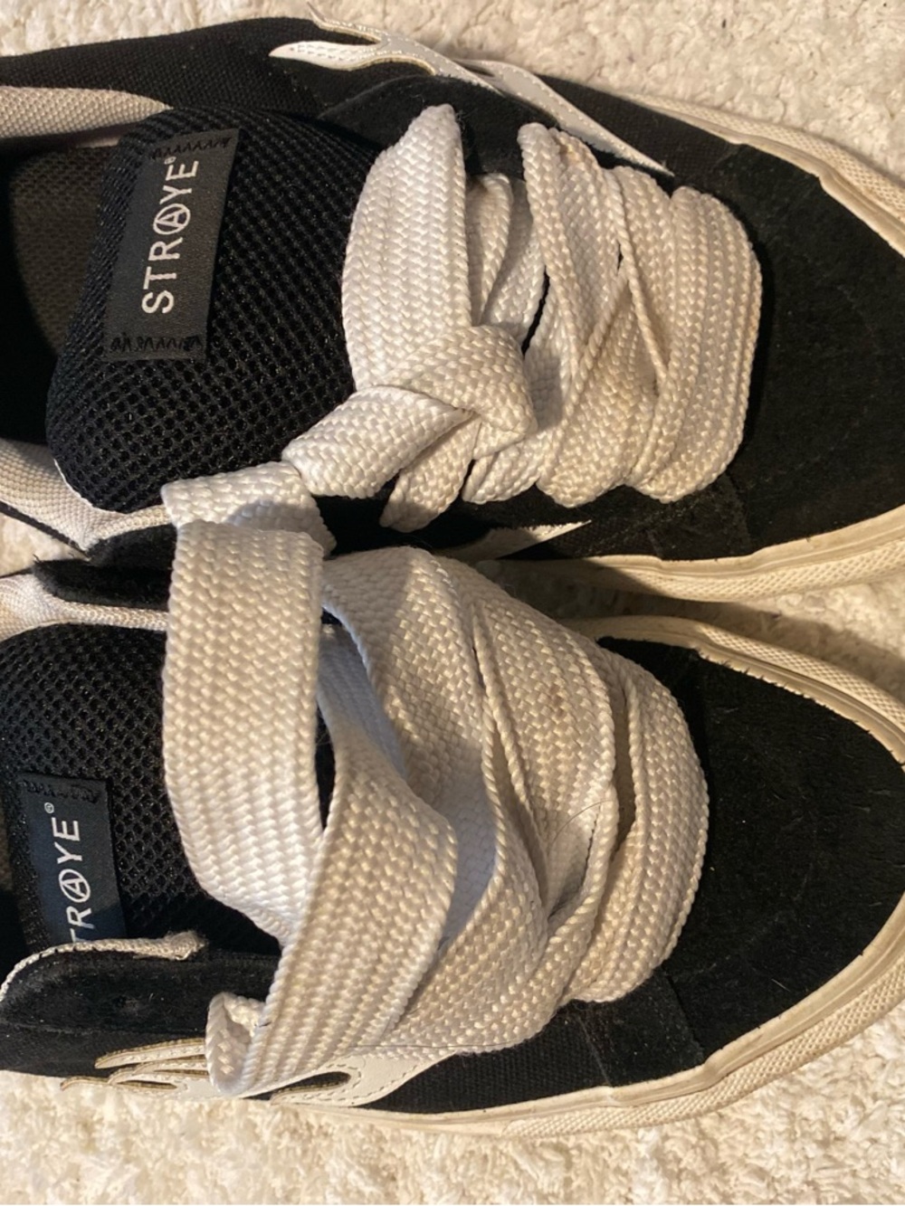 Stroye Black & White Athletic Sneakers - Women's Casual Trainer